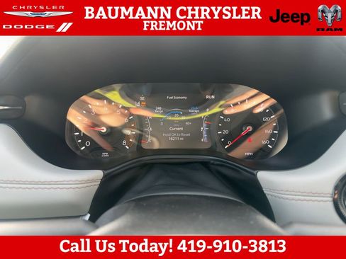 Used 2025 Jeep Compass Limited AWD/4WD image 18