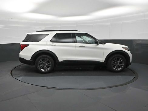 New 2026 Ford Explorer Active w/ Active Comfort Package AWD/4WD image 9