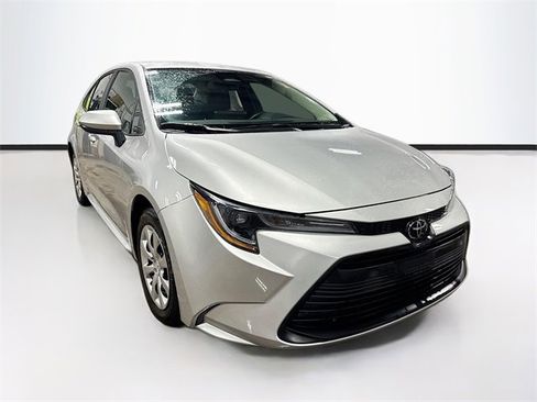 Used 2025 Toyota Corolla LE image 1
