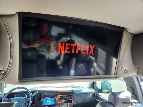 Used 2022 Chevrolet Express 2500 Extended w/ Enhanced Convenience Package image 11