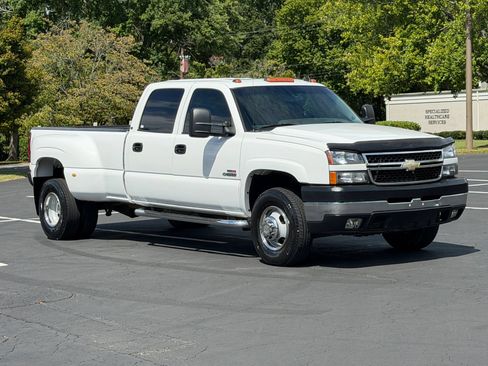 Used 2006 Chevrolet Silverado 3500 2WD Crew Cab image 4