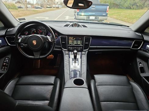 Used 2014 Porsche Panamera 4 image 24