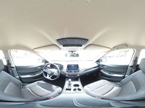 Used 2025 Nissan Altima 2.5 SV FWD image 42