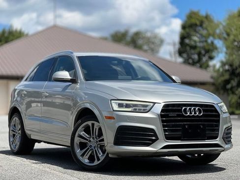 Used 2016 Audi Q3 2.0T Prestige w/ Prestige Package AWD/4WD image 3