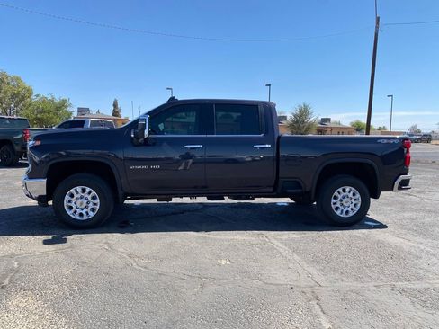 Used 2024 Chevrolet Silverado 2500 LTZ AWD/4WD image 3