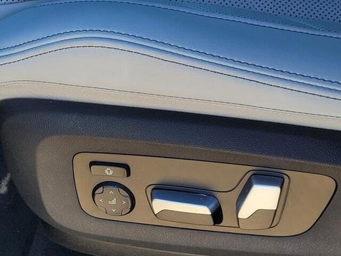 Certified 2025 BMW X5 sDrive40i w/ Premium Package image 29