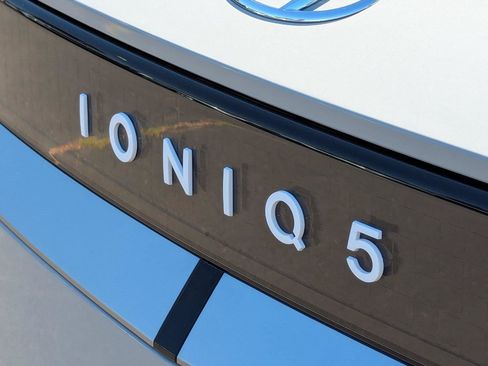 Used 2024 Hyundai Ioniq 5 SEL RWD image 36