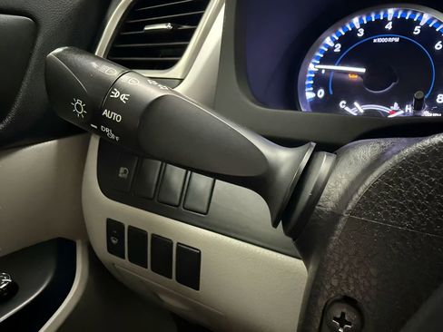 Used 2018 Toyota Highlander LE image 17