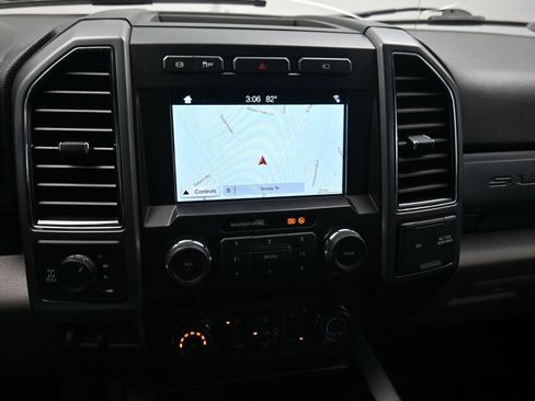 Used 2019 Ford F250 XLT w/ XLT Premium Package AWD/4WD image 8
