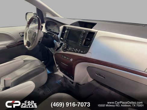 Used 2013 Toyota Sienna Limited w/ Premium Pkg FWD image 27