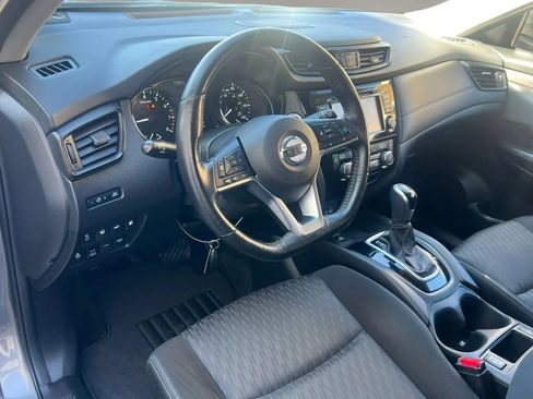 Used 2019 Nissan Rogue SV w/ Sun & Sound Touring Package AWD/4WD image 15