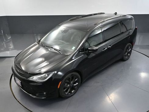 Used 2019 Chrysler Pacifica Touring-L Plus w/ Advanced Safetytec Group image 69