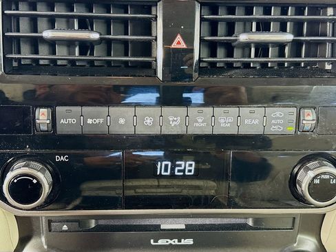 Used 2023 Lexus GX 460 Premium image 16