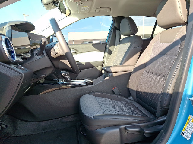 Used 2025 Chevrolet Trax LT w/ Driver Confidence Package FWD image 14