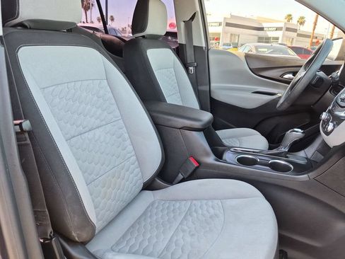 Used 2019 Chevrolet Equinox LS FWD image 17