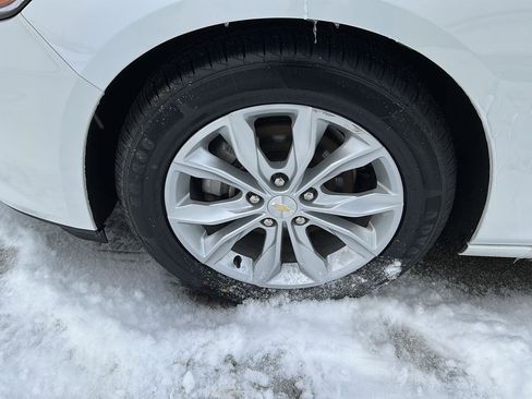 Used 2023 Chevrolet Malibu LT image 3