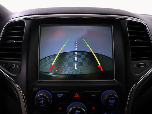 Used 2017 Jeep Grand Cherokee Altitude RWD image 26