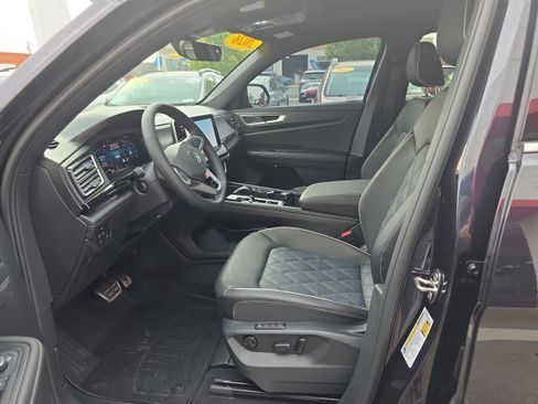 Used 2026 Volkswagen Atlas Cross Sport SEL Premium R-Line AWD/4WD image 2