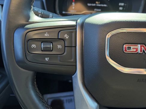 Used 2023 GMC Yukon SLT image 33