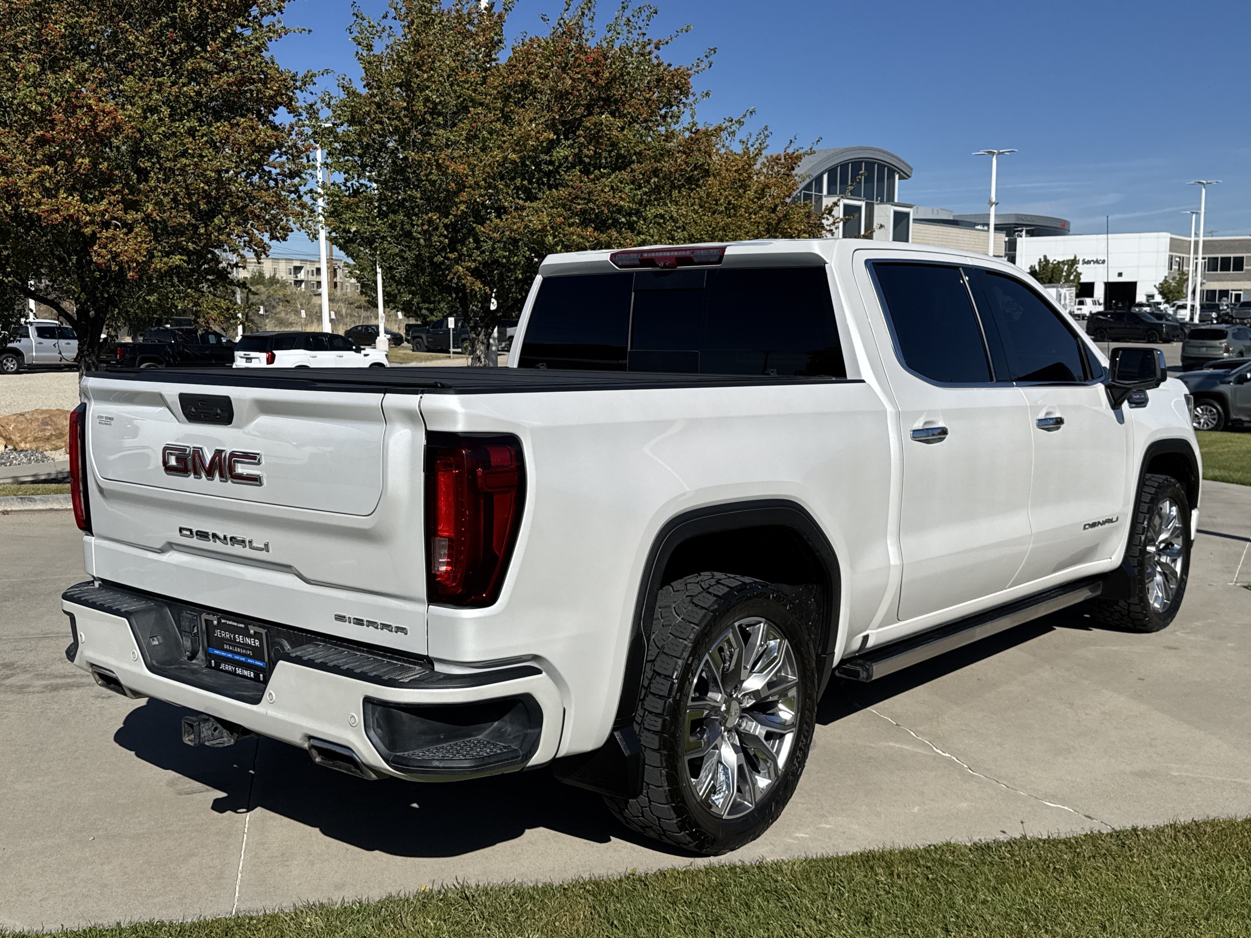Used 2022 GMC Sierra 1500 Denali w/ Denali Reserve Package AWD/4WD image 5