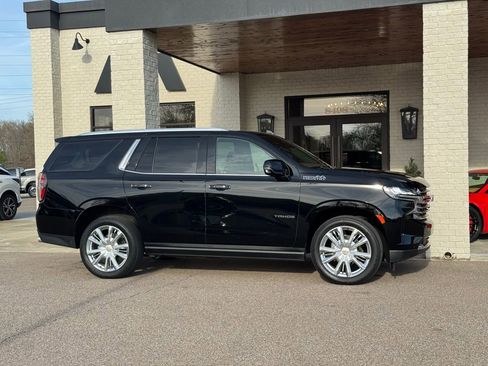 Used 2023 Chevrolet Tahoe High Country w/ Premium Package 2 RWD image 17