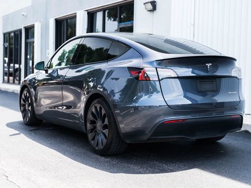 Used 2022 Tesla Model Y Performance AWD/4WD image 7