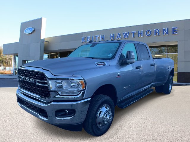 Used 2024 RAM 3500 Big Horn AWD/4WD image 3