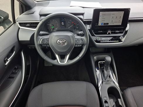 Used 2023 Toyota Corolla SE w/ SE Package image 11