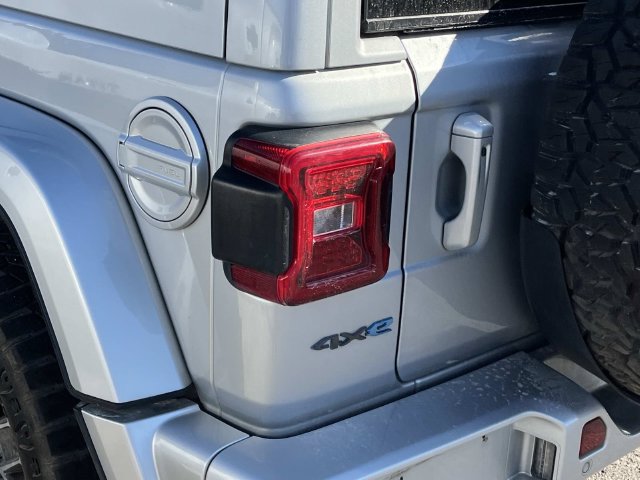 Used 2023 Jeep Wrangler Unlimited Sahara AWD/4WD image 10