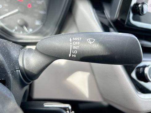 Used 2025 Toyota Corolla LE FWD image 17