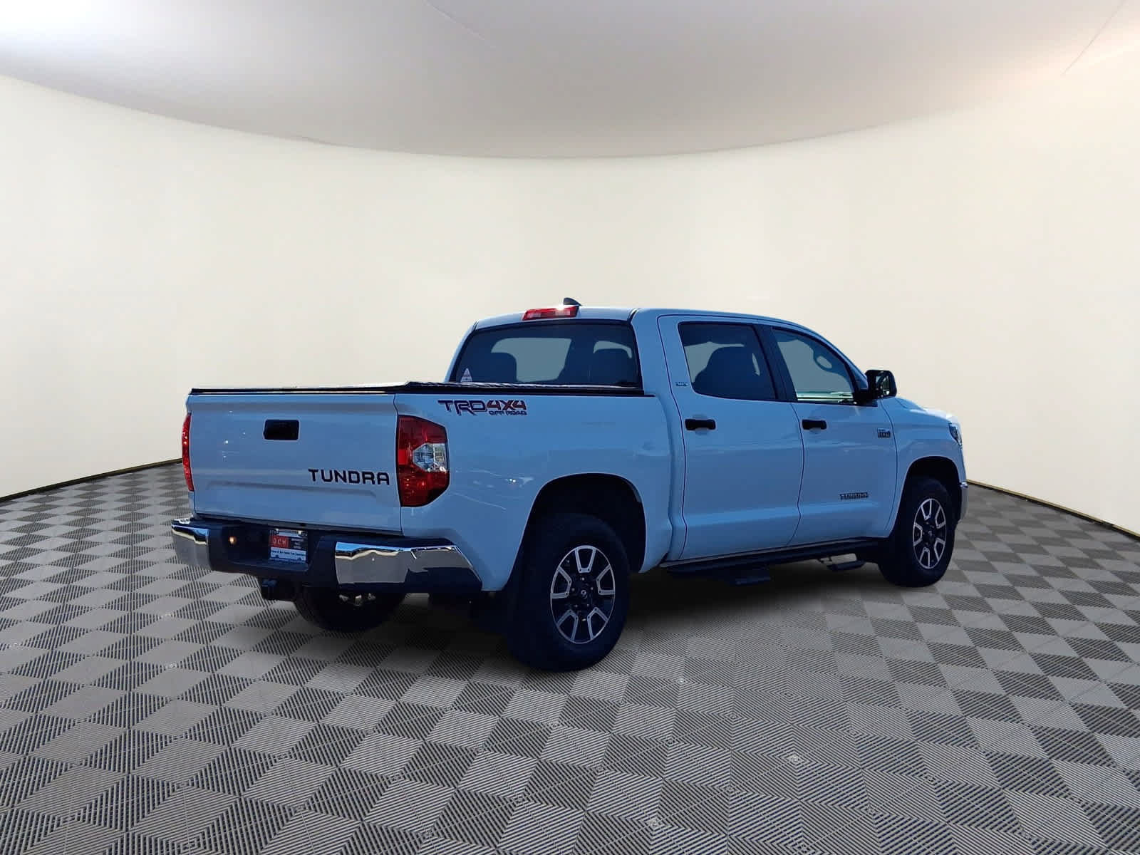 Used 2020 Toyota Tundra SR5 w/ TRD Off-Road Package AWD/4WD image 5