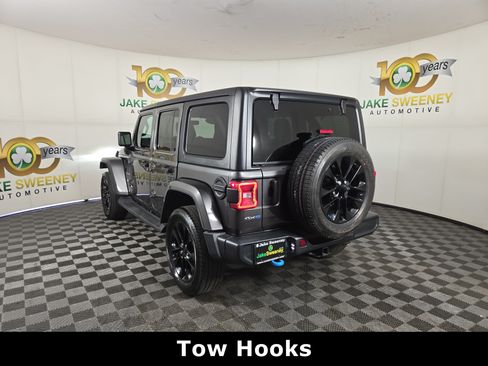 Used 2022 Jeep Wrangler Unlimited Sahara w/ Cold Weather Group AWD/4WD image 7
