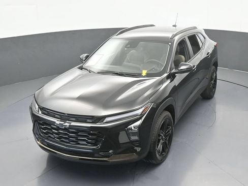 Used 2025 Chevrolet Trax ACTIV FWD image 44