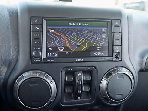 Used 2018 Jeep Wrangler Unlimited Sahara image 21