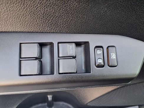 Used 2017 Toyota RAV4 XLE FWD image 8