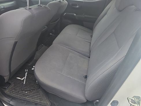 Used 2019 Toyota Tacoma TRD Sport image 8