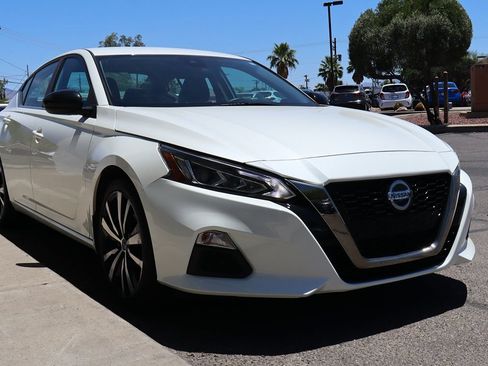 Used 2020 Nissan Altima 2.5 SR FWD image 18