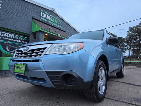 Used 2011 Subaru Forester 2.5X w/ Popular Equipment Group 1A image 2