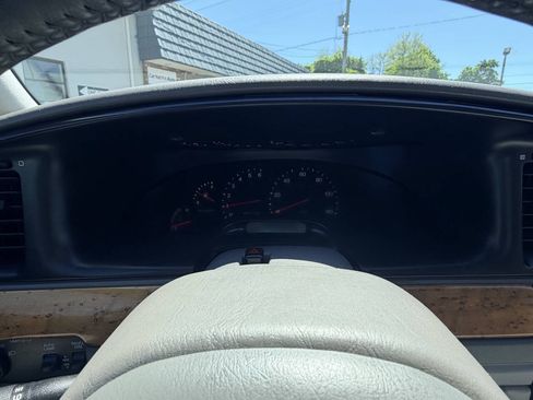 Used 1998 Lincoln Continental FWD image 10