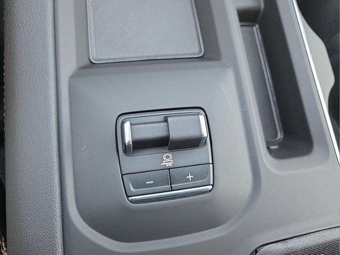 Used 2025 GMC Sierra 2500 Denali w/ Technology Package AWD/4WD image 22