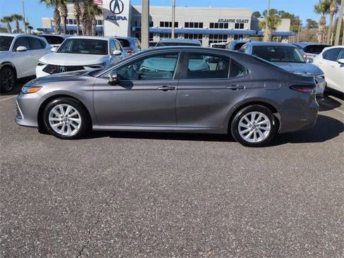 Used 2024 Toyota Camry LE image 5