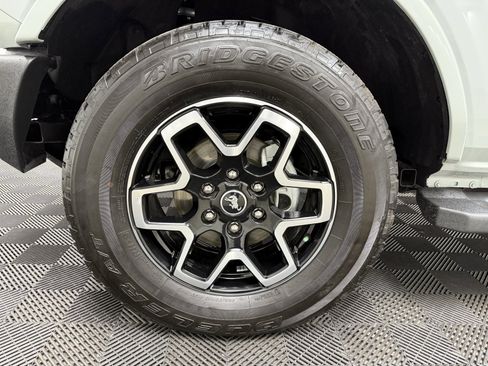 Used 2024 Ford Bronco Outer Banks image 10