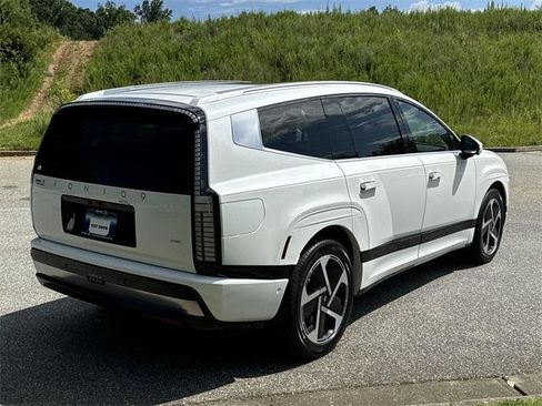 New 2026 Hyundai Ioniq 9 Calligraphy image 5