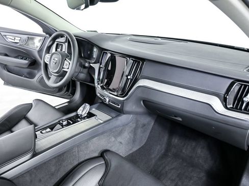 Certified 2024 Volvo V60 B5 Cross Country Ultimate image 26