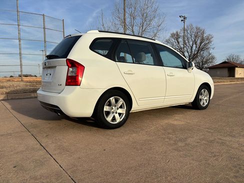 Used 2007 Kia Rondo LX image 24