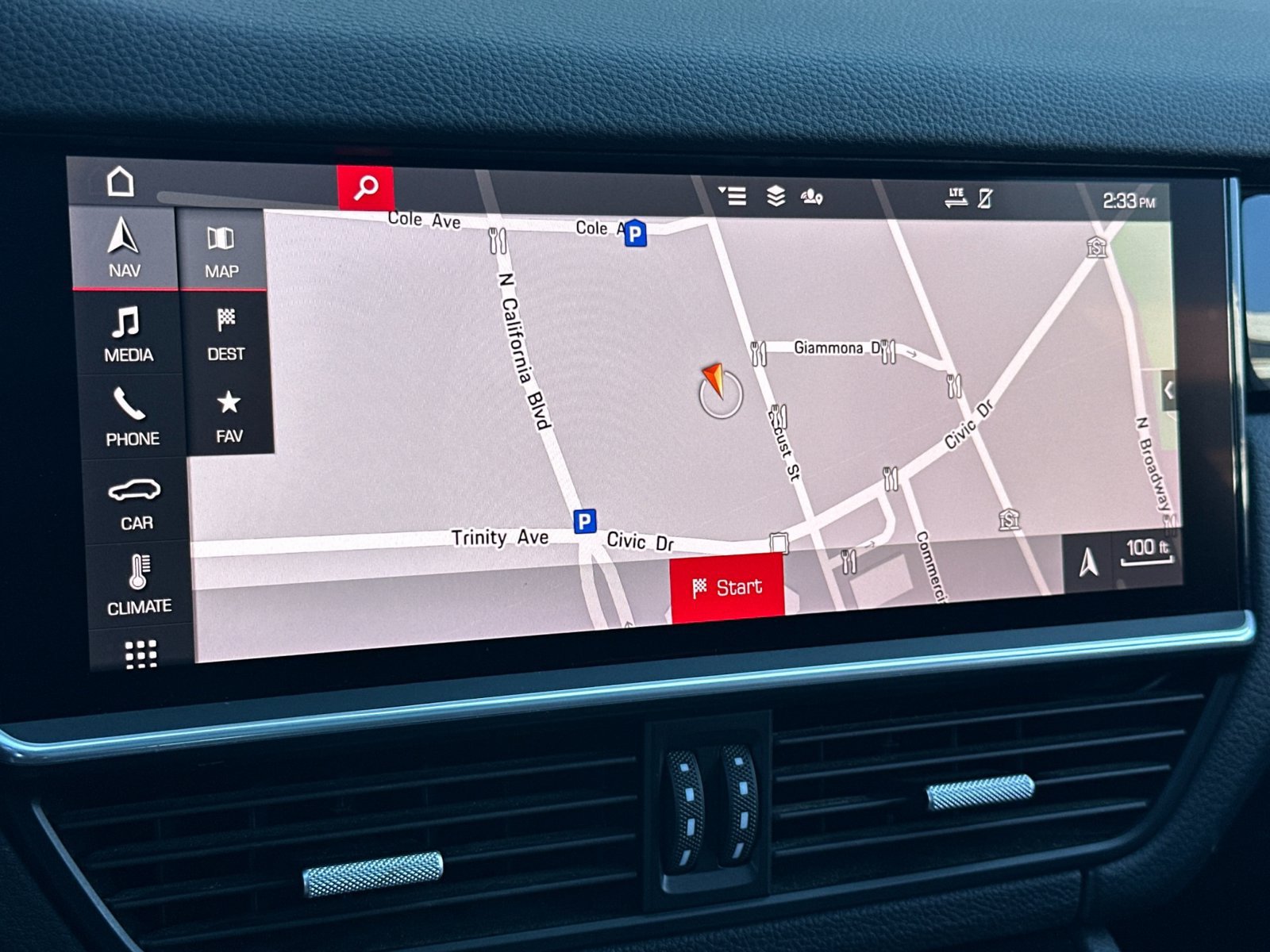 Certified 2021 Porsche Cayenne Coupe AWD/4WD image 18