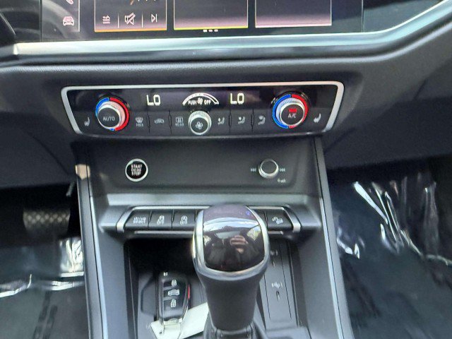 Certified 2025 Audi Q3 2.0T Premium w/ Convenience Package AWD/4WD image 16