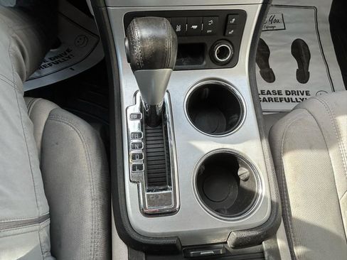 Used 2012 GMC Acadia SLE AWD/4WD image 25