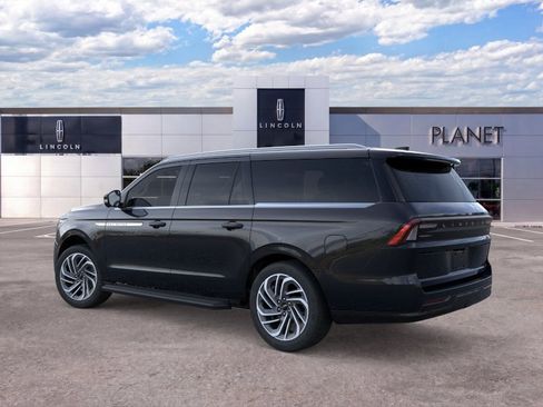 New 2026 Lincoln Navigator L Premier AWD/4WD image 4