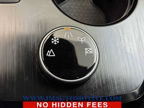 Used 2023 Nissan Rogue SV AWD/4WD image 34